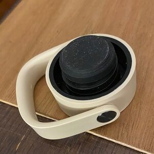 Beast Carry Cap. Add the Beast Carry Cap to any Blending Vessel or Hydration Dri